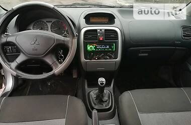 Седан Mitsubishi Carisma 2003 в 