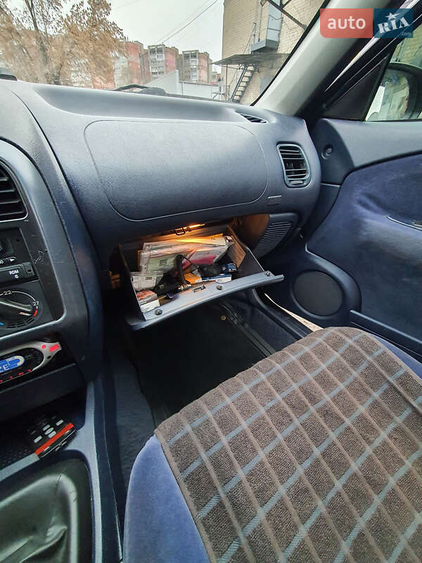 Седан Mitsubishi Carisma 1999 в Дніпрі