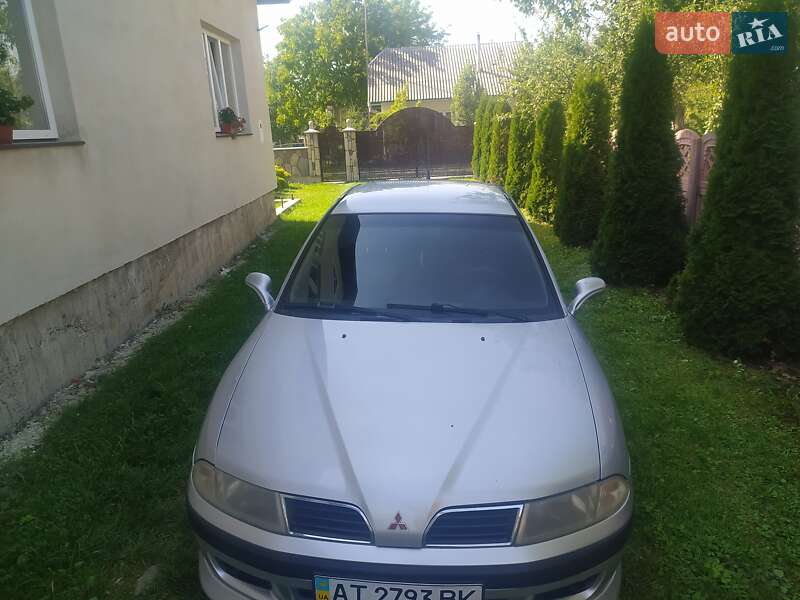 Хэтчбек Mitsubishi Carisma 2000 в 