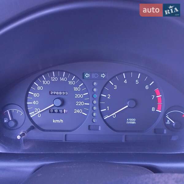 Седан Mitsubishi Carisma 1996 в Львове