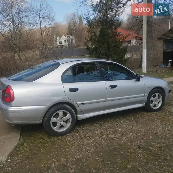 Mitsubishi Carisma