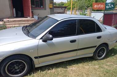 Седан Mitsubishi Carisma 2001 в Шаргороде