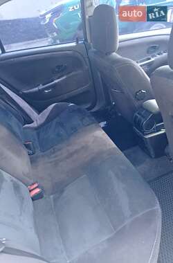 Седан Mitsubishi Carisma 2001 в 
