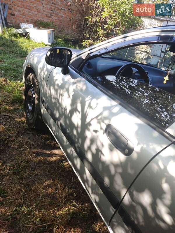 Ліфтбек Mitsubishi Carisma 2002 в Краснограді