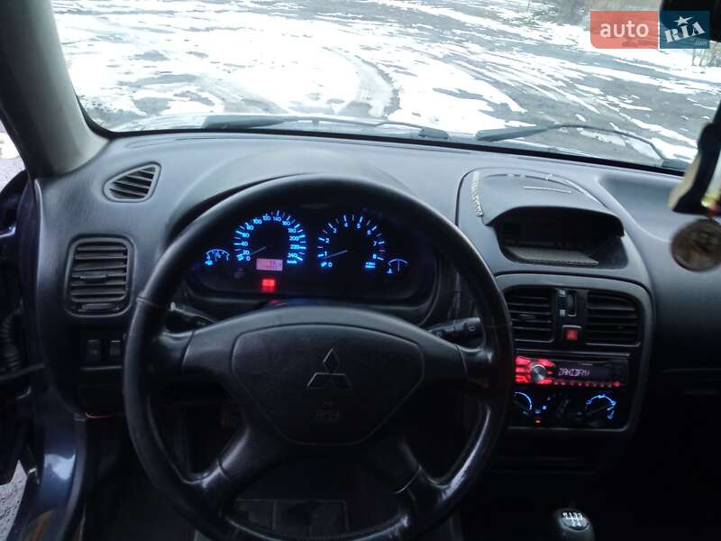 Лифтбек Mitsubishi Carisma 2002 в Межгорье