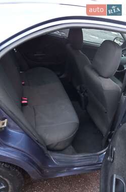 Ліфтбек Mitsubishi Carisma 2002 в Міжгір'ї