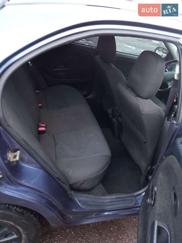 Лифтбек Mitsubishi Carisma 2002 в Межгорье