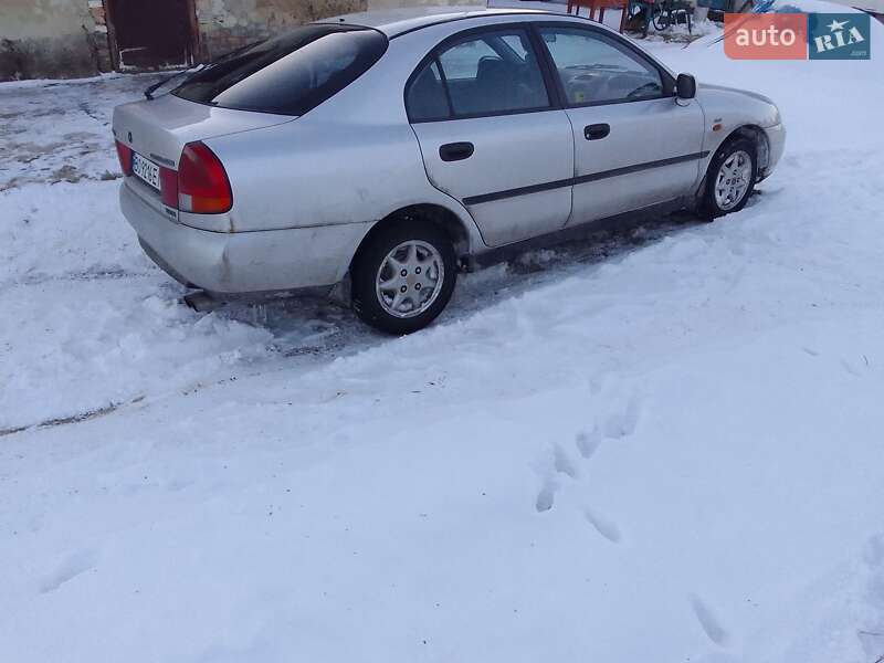 Ліфтбек Mitsubishi Carisma 1999 в Рівному