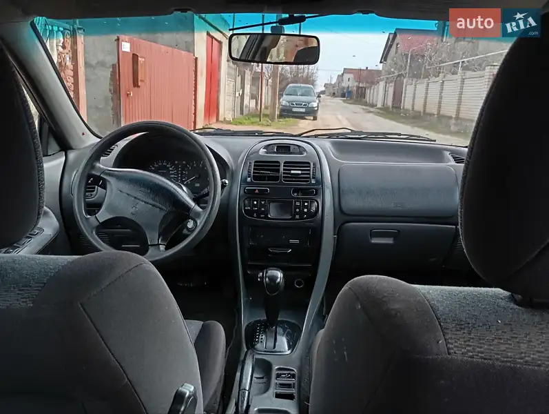 Mitsubishi Carisma