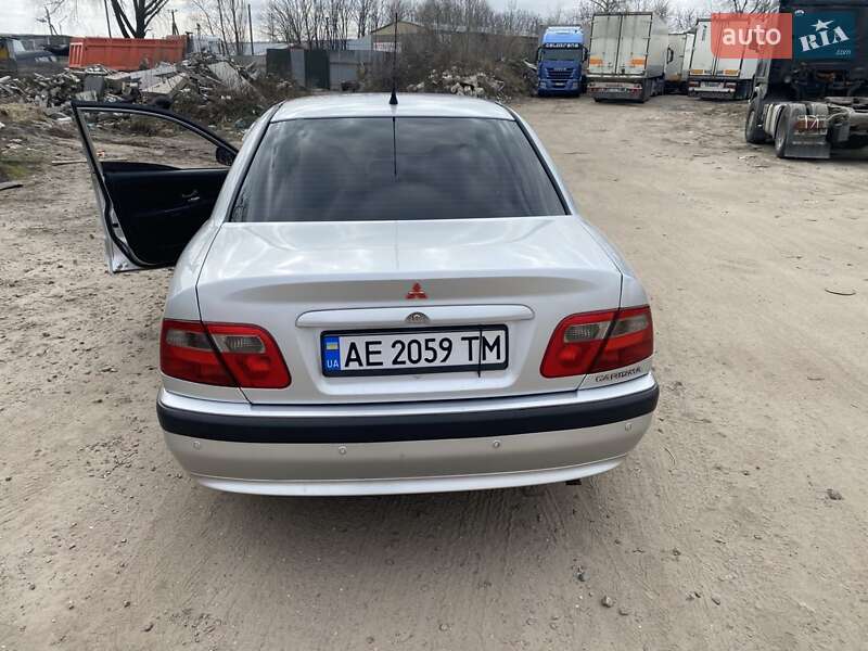 Седан Mitsubishi Carisma 2003 в Киеве