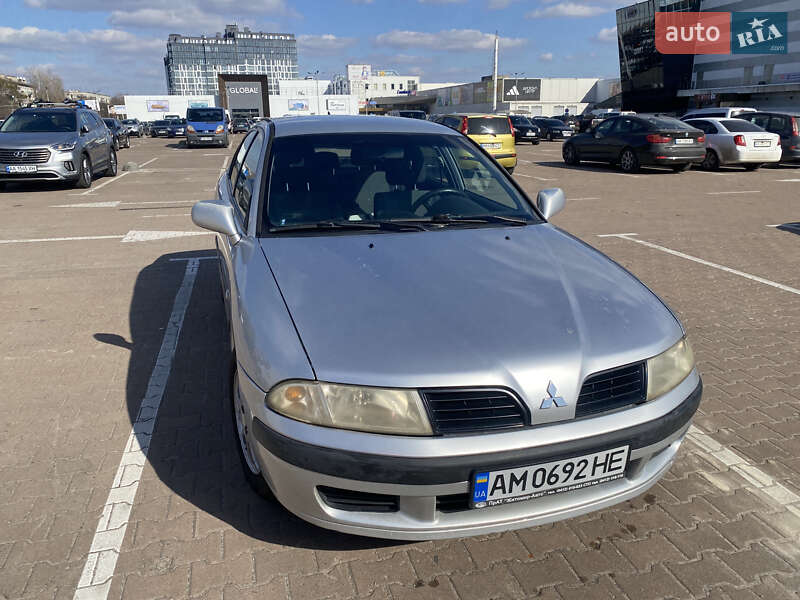Лифтбек Mitsubishi Carisma 2002 в Житомире