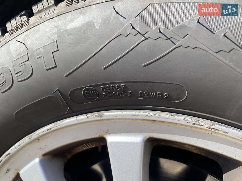 Лифтбек Mitsubishi Carisma 2002 в Житомире