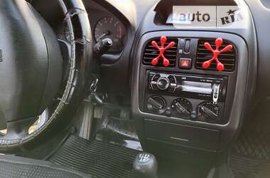 Лифтбек Mitsubishi Carisma 2000 в 