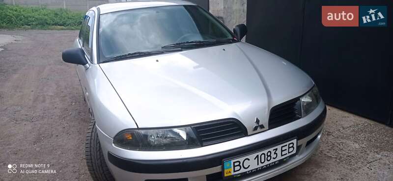 Седан Mitsubishi Carisma 2002 в Сокале