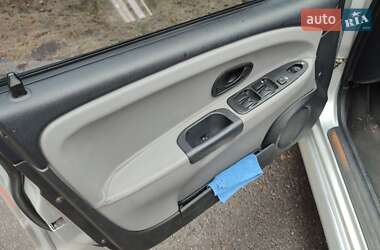 Ліфтбек Mitsubishi Carisma 2002 в Кривому Розі