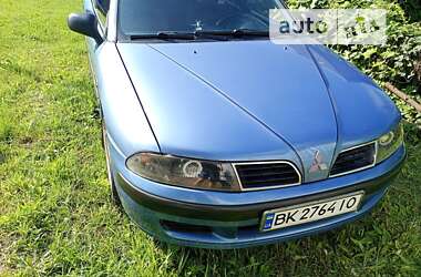 Седан Mitsubishi Carisma 2001 в Клесовом