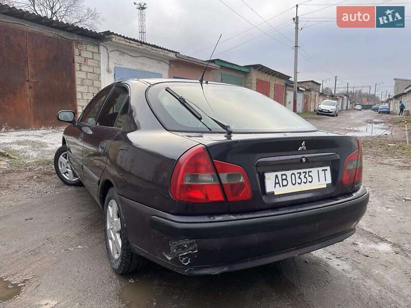 Седан Mitsubishi Carisma 2002 в Жмеринці
