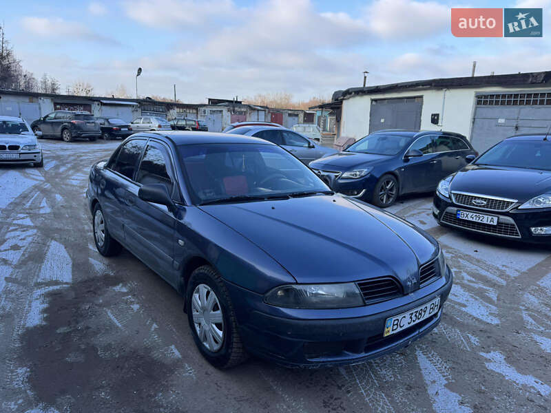 Седан Mitsubishi Carisma 2002 в Львове