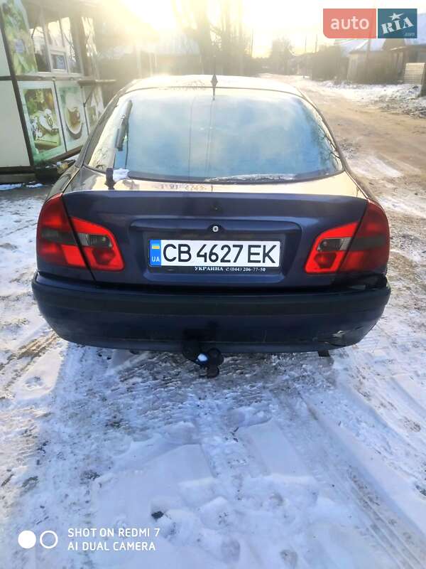 Ліфтбек Mitsubishi Carisma 2002 в Чернігові