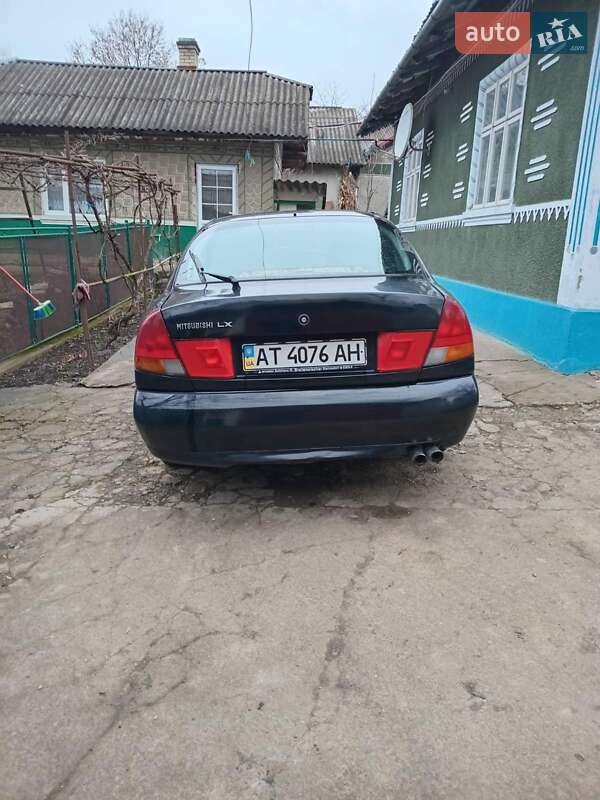 Лифтбек Mitsubishi Carisma 1998 в Городенке