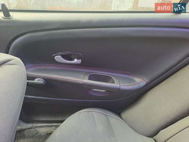 Седан Mitsubishi Carisma 2003 в Сумах