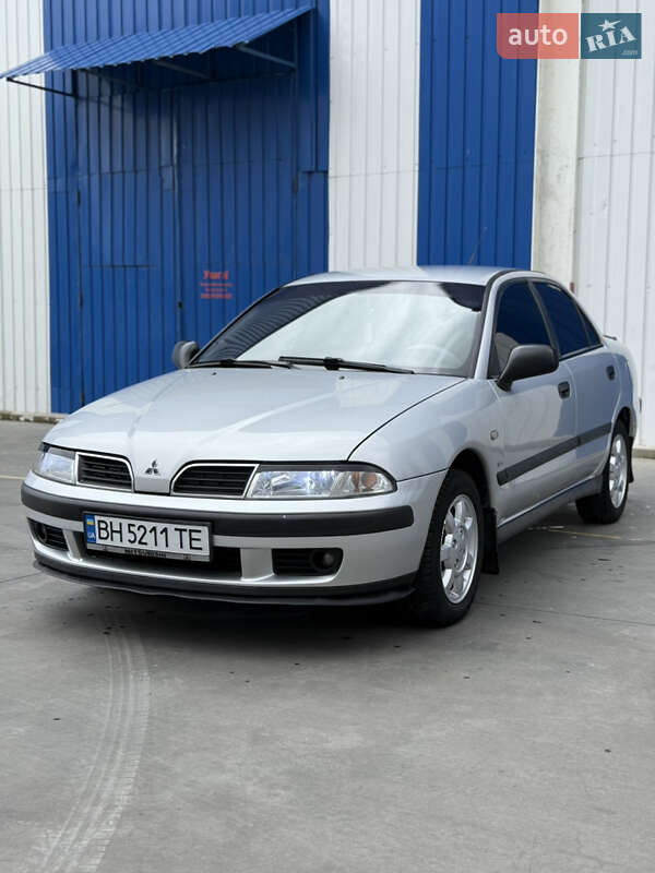 Седан Mitsubishi Carisma 1999 в Одессе