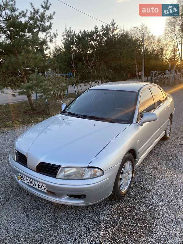 Седан Mitsubishi Carisma 2002 в Ровно