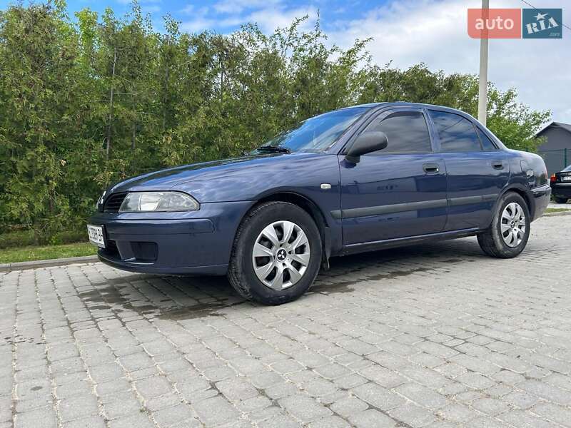 Седан Mitsubishi Carisma 2002 в Борщеві