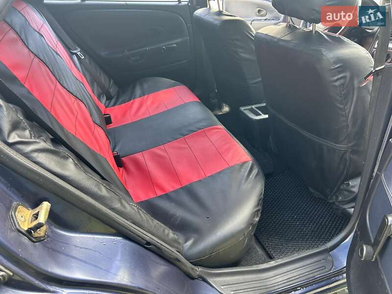 Седан Mitsubishi Carisma 2002 в Борщеві