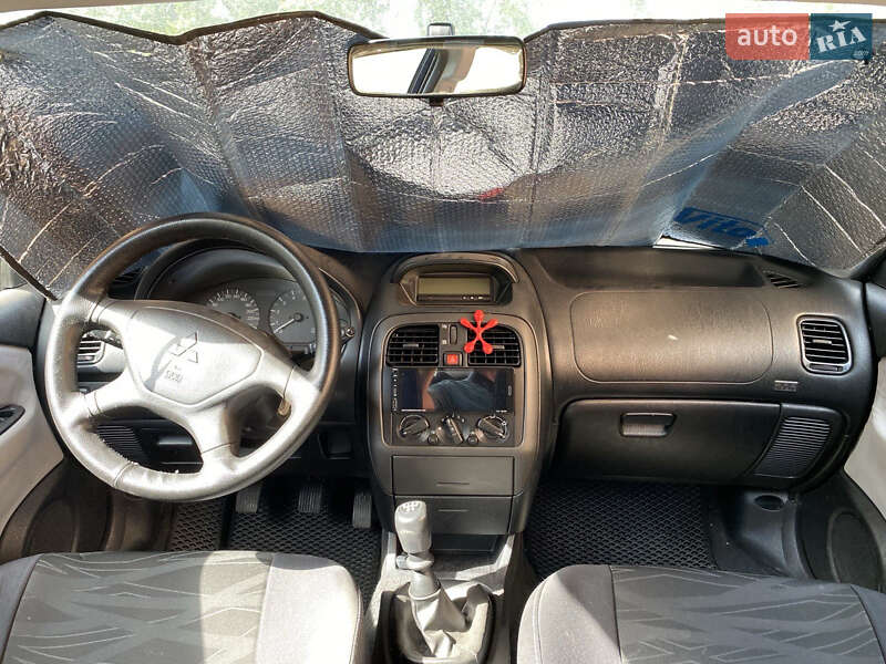 Лифтбек Mitsubishi Carisma 2002 в Светловодске