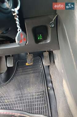Ліфтбек Mitsubishi Carisma 1996 в 