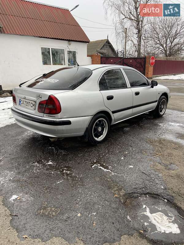 Лифтбек Mitsubishi Carisma 1999 в Шполе