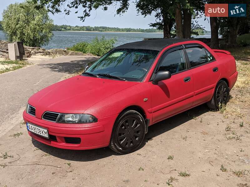 Седан Mitsubishi Carisma 2000 в Кременчуці