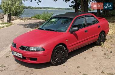 Седан Mitsubishi Carisma 2000 в 