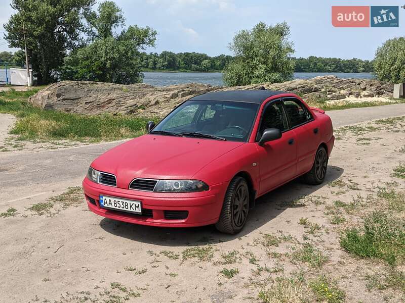 Седан Mitsubishi Carisma 2000 в Кременчуці