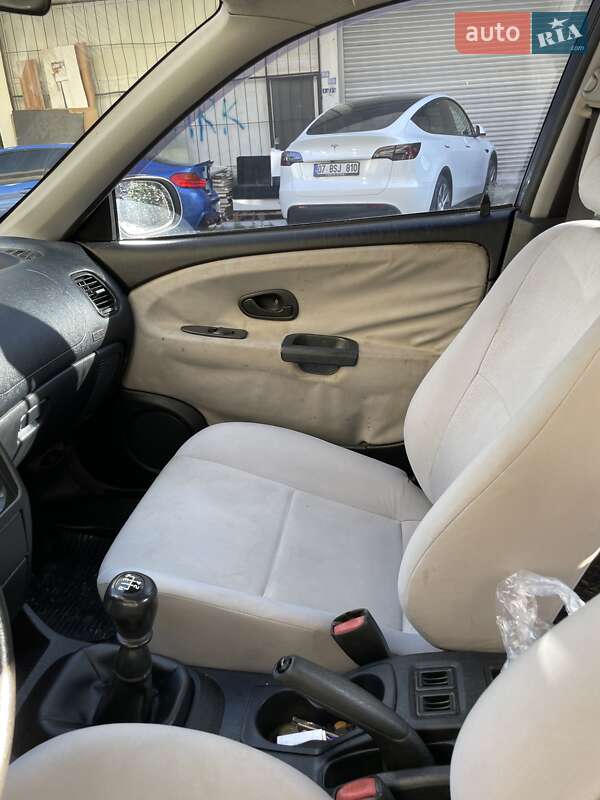 Лифтбек Mitsubishi Carisma 2002 в Тернополе