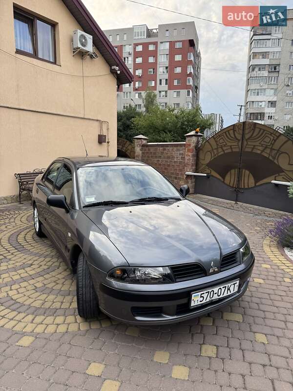 Седан Mitsubishi Carisma 2004 в Львове