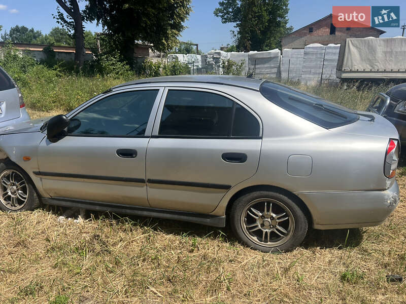 Седан Mitsubishi Carisma 1997 в Ивано-Франковске