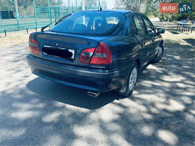 Лифтбек Mitsubishi Carisma 2001 в Сарате