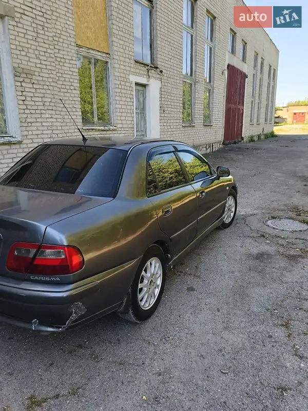 Mitsubishi Carisma