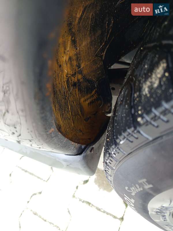 Лифтбек Mitsubishi Carisma 2002 в Тернополе