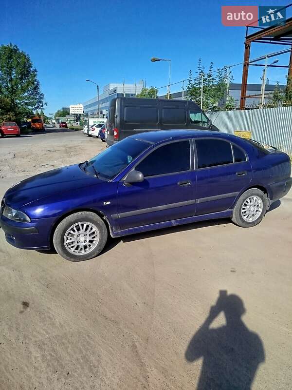 Ліфтбек Mitsubishi Carisma 2003 в Львові