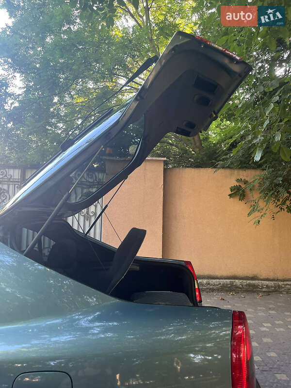 Лифтбек Mitsubishi Carisma 2003 в Одессе