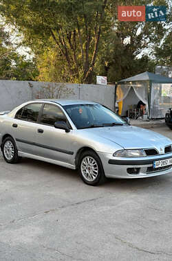 Лифтбек Mitsubishi Carisma 2001 в 