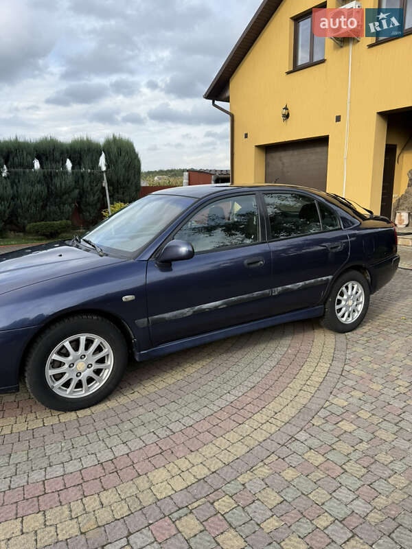 Седан Mitsubishi Carisma 2002 в Новом Роздоле