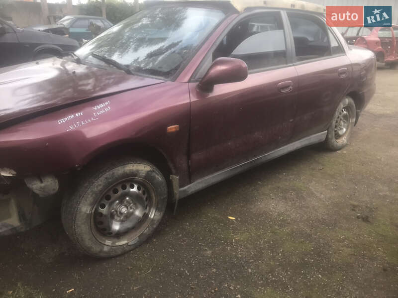 Седан Mitsubishi Carisma 1997 в Долине