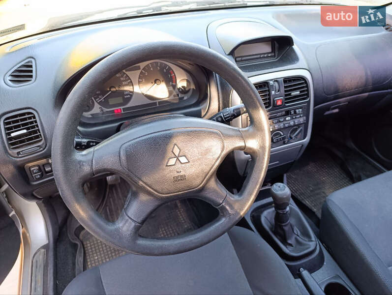 Ліфтбек Mitsubishi Carisma 2003 в Львові фото 10 Ліфтбек Mitsubishi Carisma 2003 в Львові