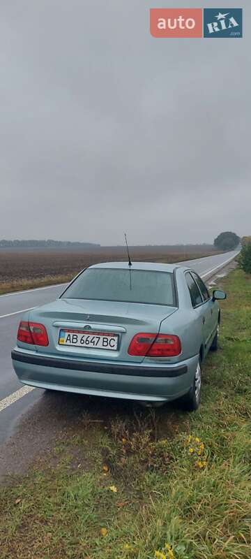 Седан Mitsubishi Carisma 2003 в Бершаді