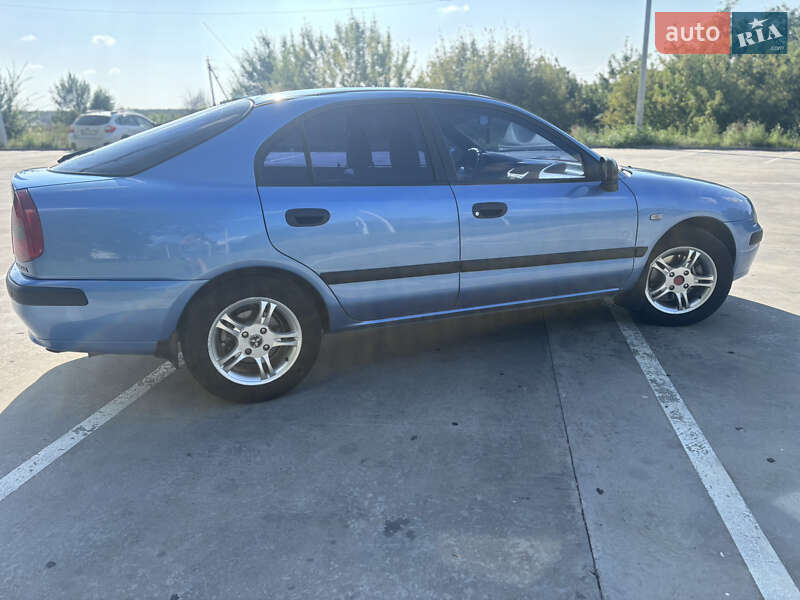 Лифтбек Mitsubishi Carisma 2001 в Синельниково