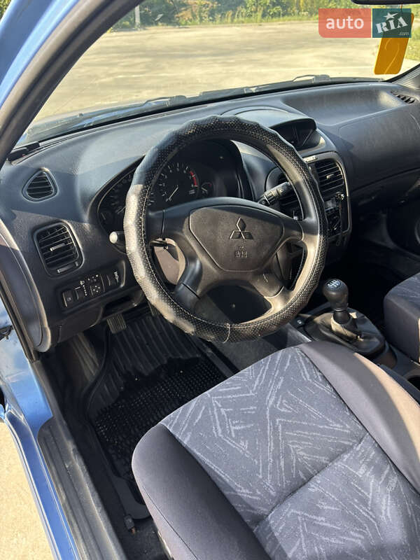 Лифтбек Mitsubishi Carisma 2001 в Синельниково
